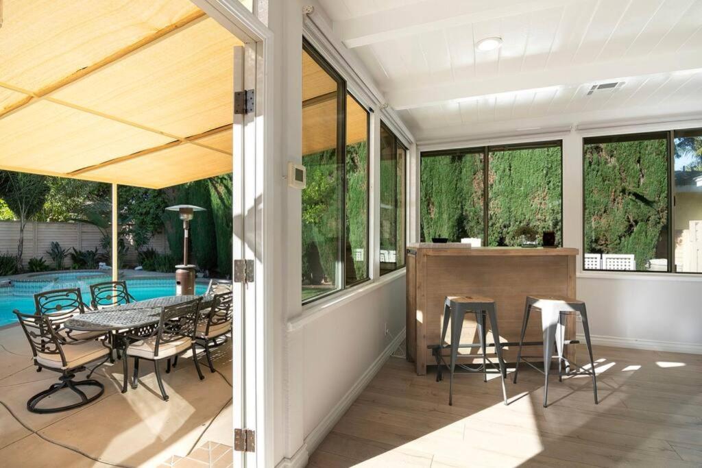 Large Home With Pool + Jacuzzi 洛杉矶 外观 照片