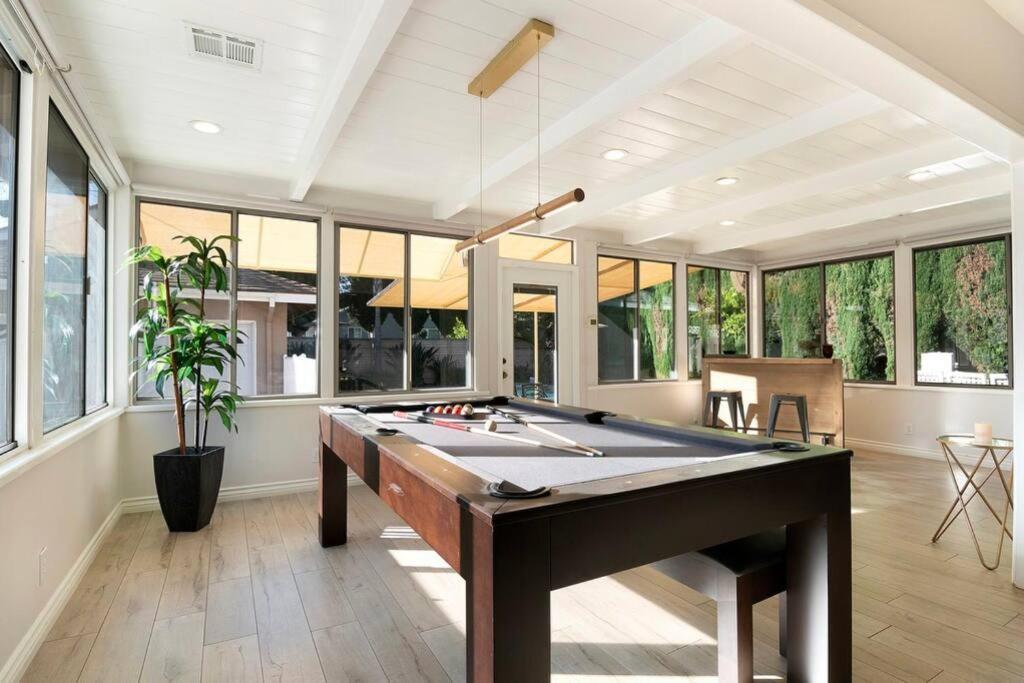 Large Home With Pool + Jacuzzi 洛杉矶 外观 照片